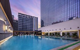 深圳龙华希尔顿逸林酒店