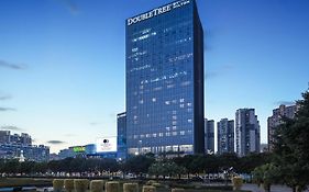 深圳龙华希尔顿逸林酒店